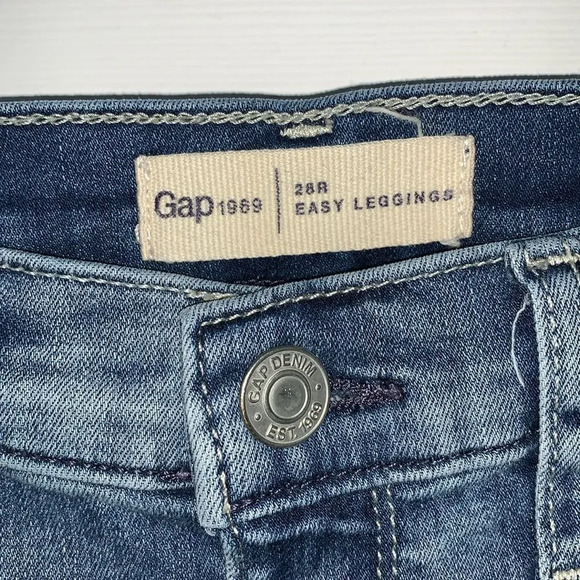 Gap Distressed Easy Legging Jeans - Picture 4 of 5